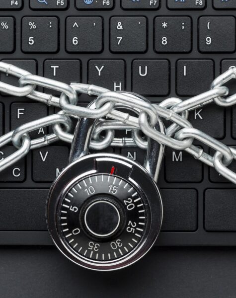 top-view-keyboard-with-lock-metal-chain